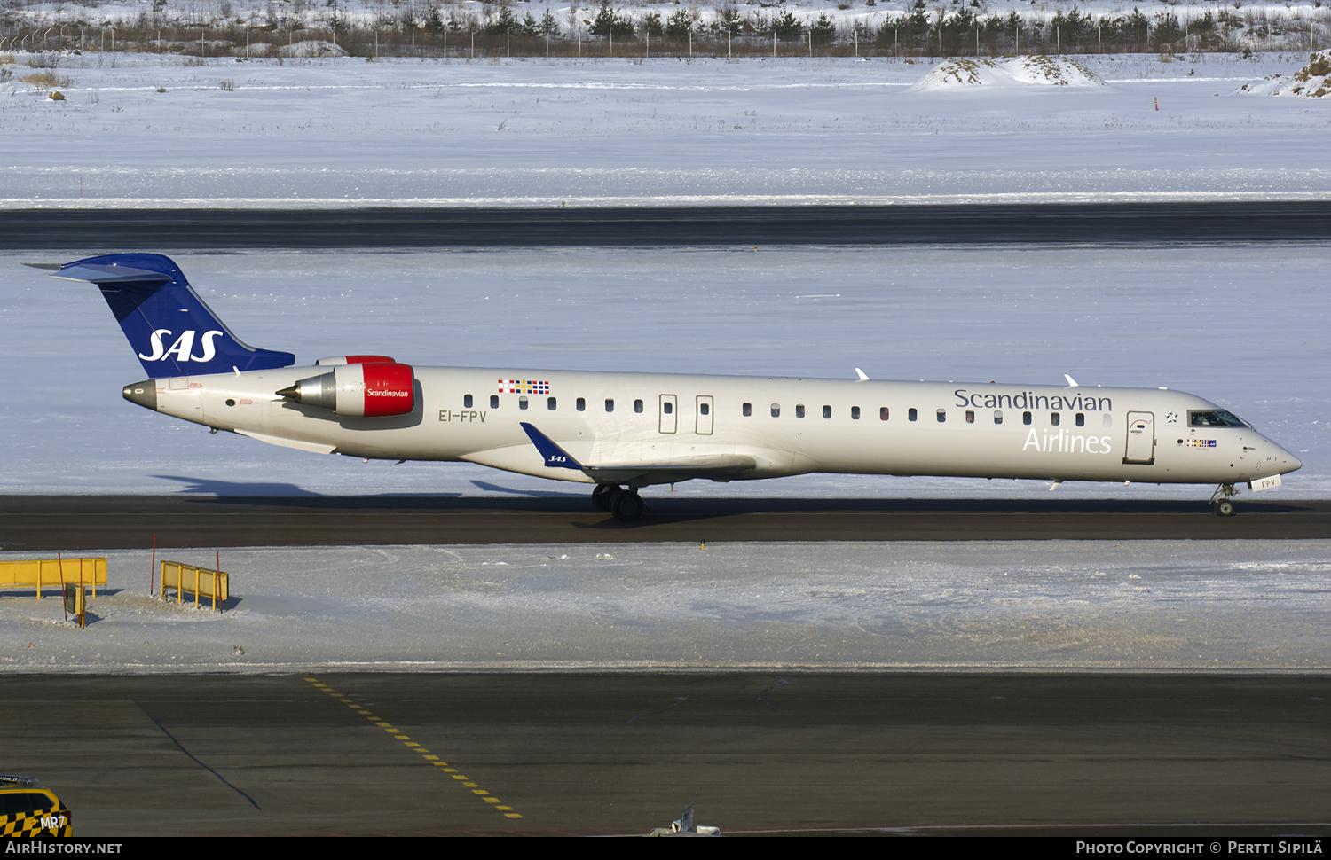 Aircraft Photo of EI-FPV | Bombardier CRJ-900LR (CL-600-2D24) | Scandinavian Airlines - SAS | AirHistory.net #111162
