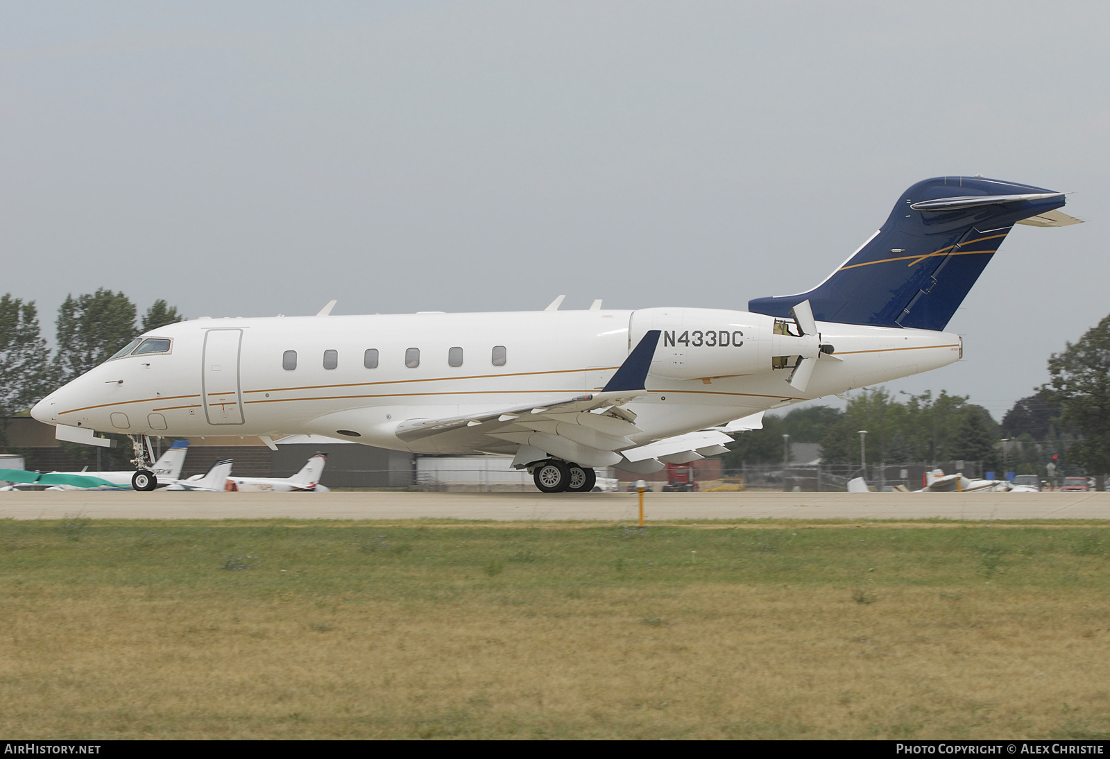 Aircraft Photo of N433DC | Bombardier Challenger 300 (BD-100-1A10) | AirHistory.net #111482