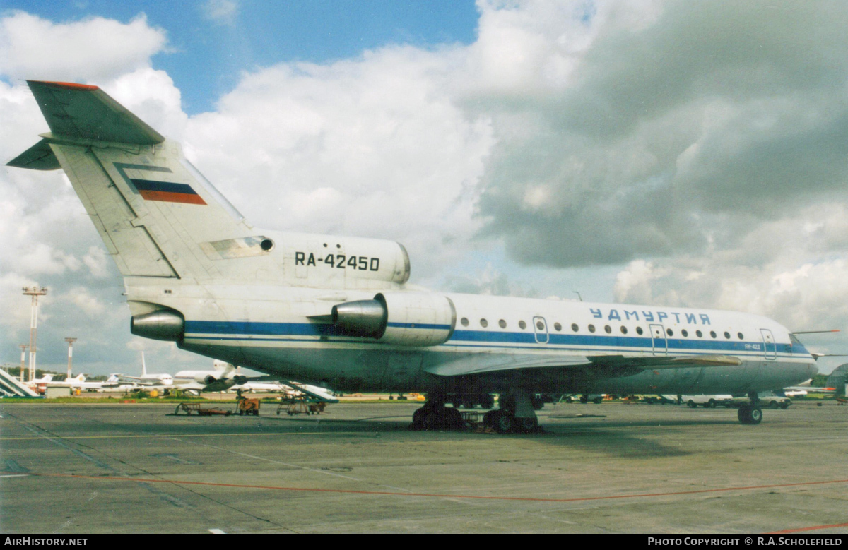 Aircraft Photo of RA-42450 | Yakovlev Yak-42D | Izhavia - Udmurtiya | AirHistory.net #111602