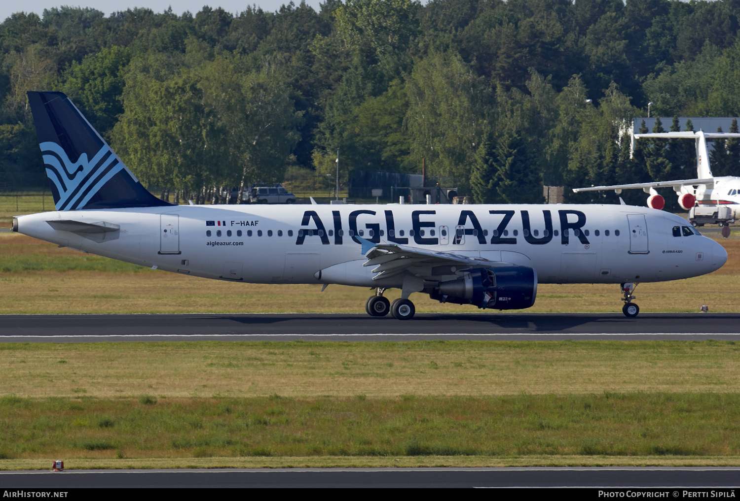 Aircraft Photo of F-HAAF | Airbus A320-214 | Aigle Azur | AirHistory.net #111743