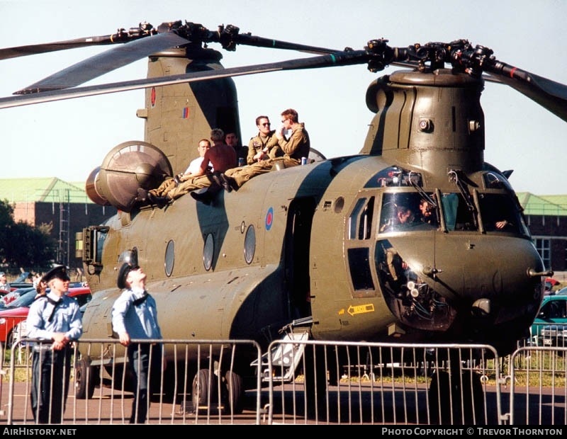 Aircraft Photo of ZD981 | Boeing Chinook HC2 (352) | UK - Air Force | AirHistory.net #112039