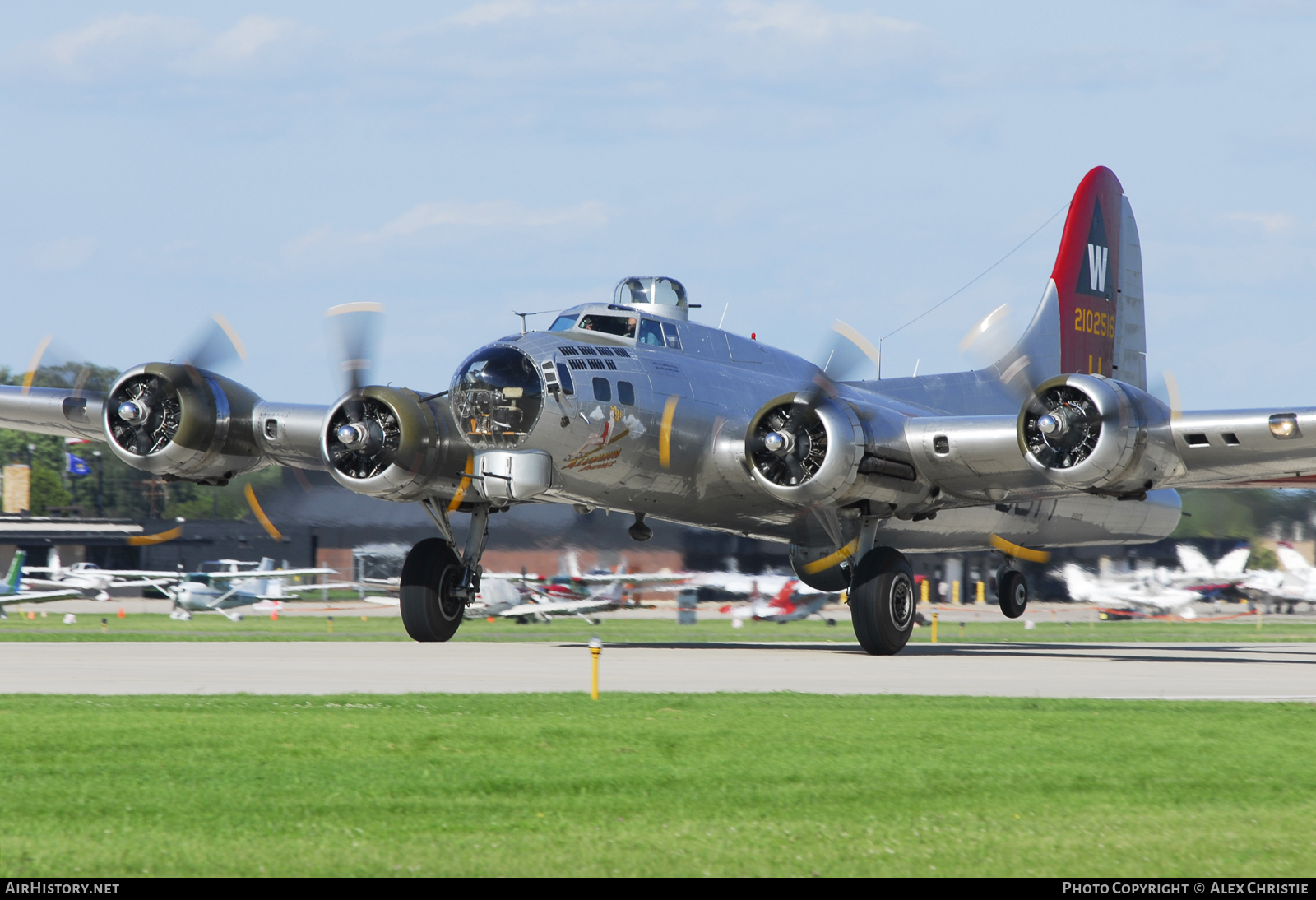Aircraft Photo of N5017N / 2102516 | Boeing B-17G Flying Fortress | USA - Air Force | AirHistory.net #112084