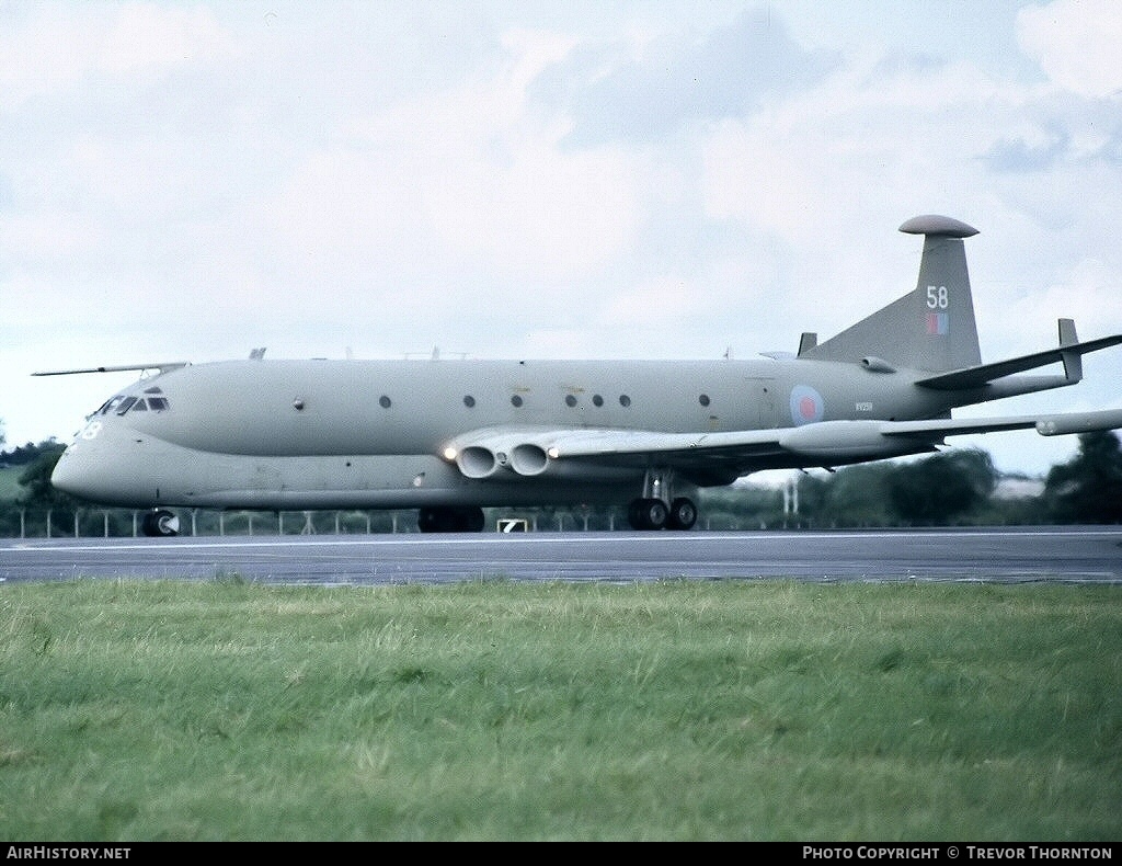 Aircraft Photo of XV258 | Hawker Siddeley HS-801 Nimrod MR.2P | UK - Air Force | AirHistory.net #112210