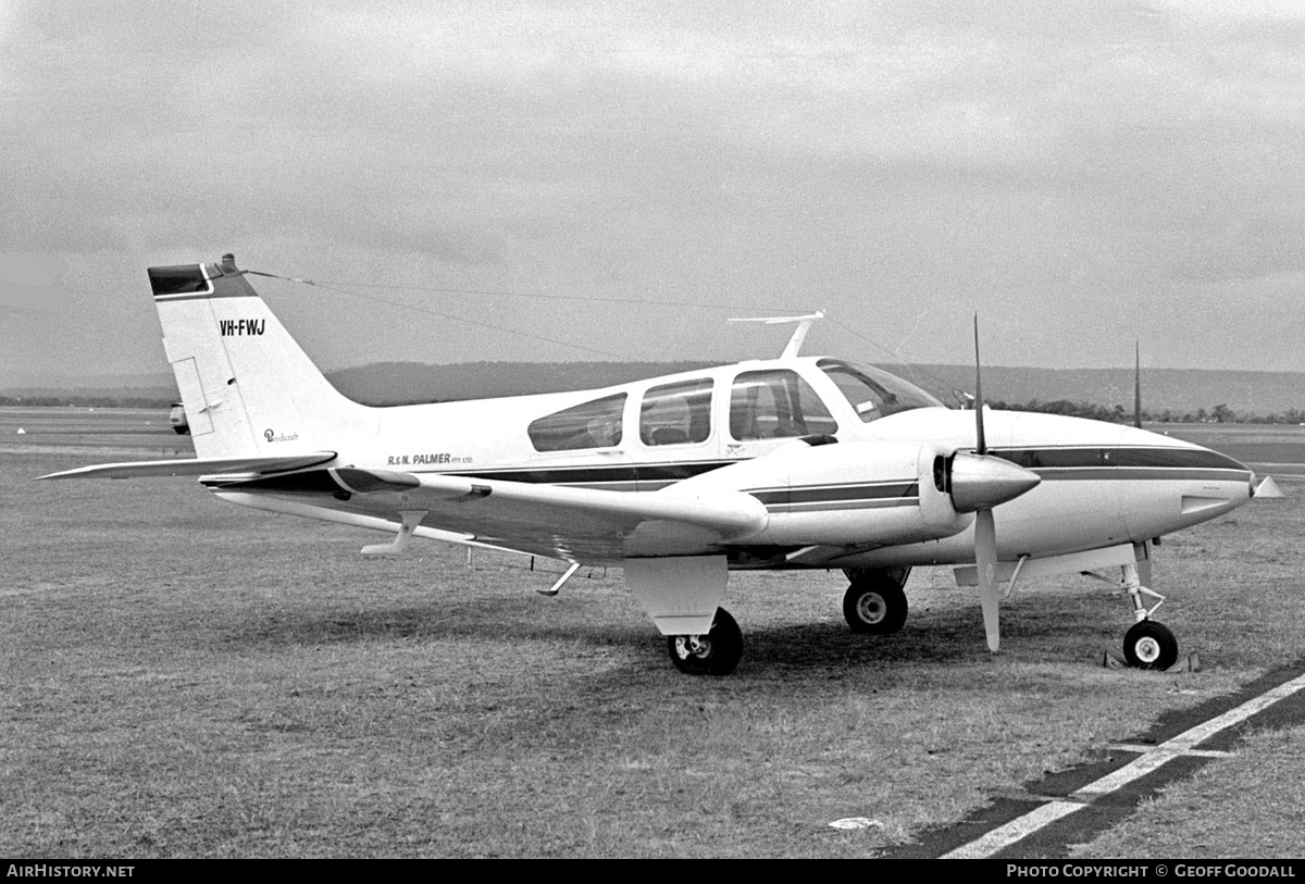 Aircraft Photo of VH-FWJ | Beech D55 Baron | R & N Palmer | AirHistory.net #112262