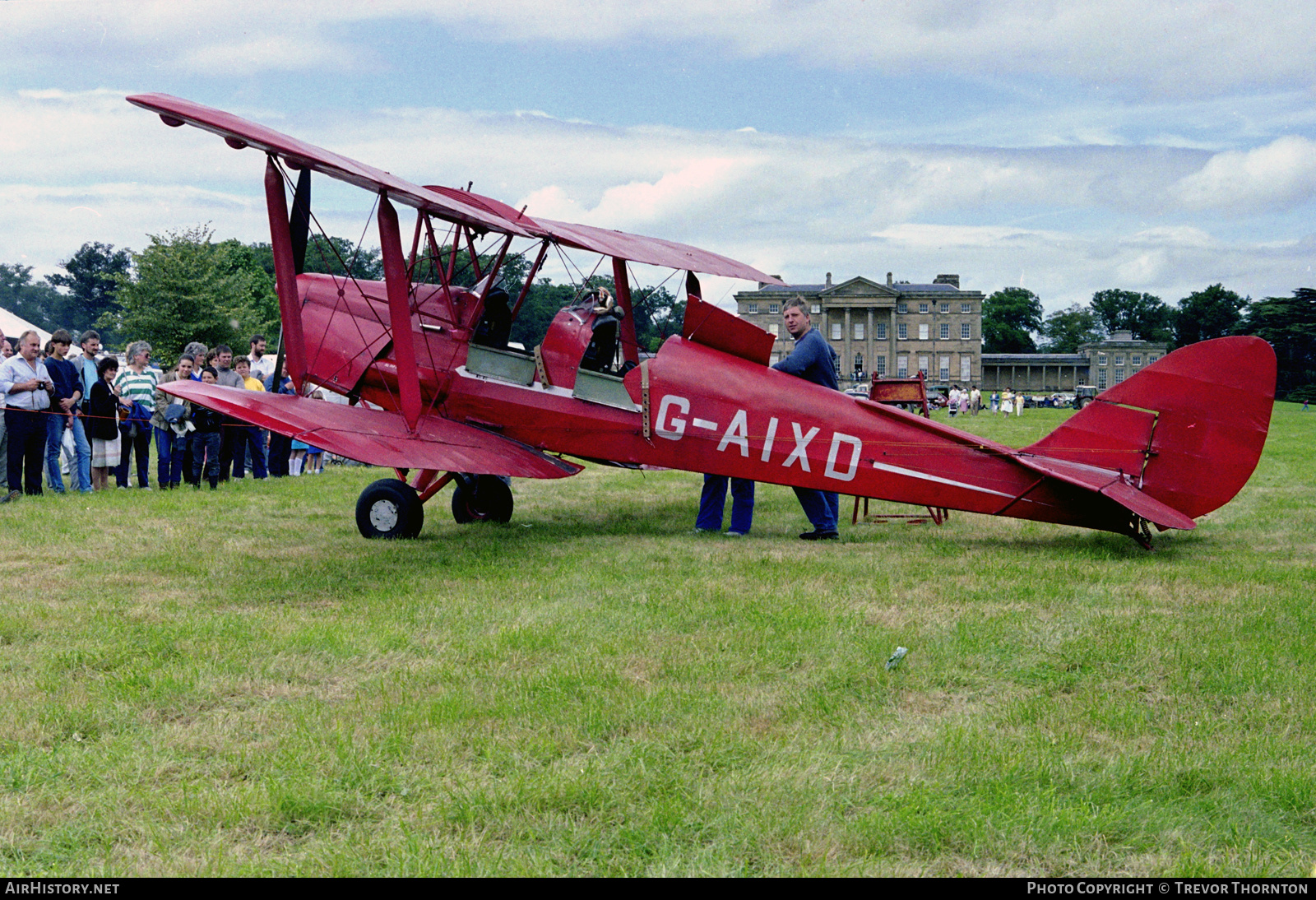 Aircraft Photo of G-AIXD | De Havilland D.H. 82A Tiger Moth II | Oliver Flying Circus | AirHistory.net #112275