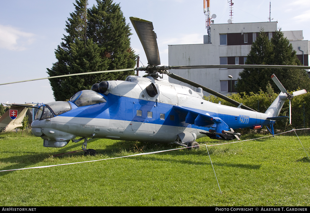 Aircraft Photo of 4011 | Mil Mi-24D | Czechia - Air Force | AirHistory.net #112310