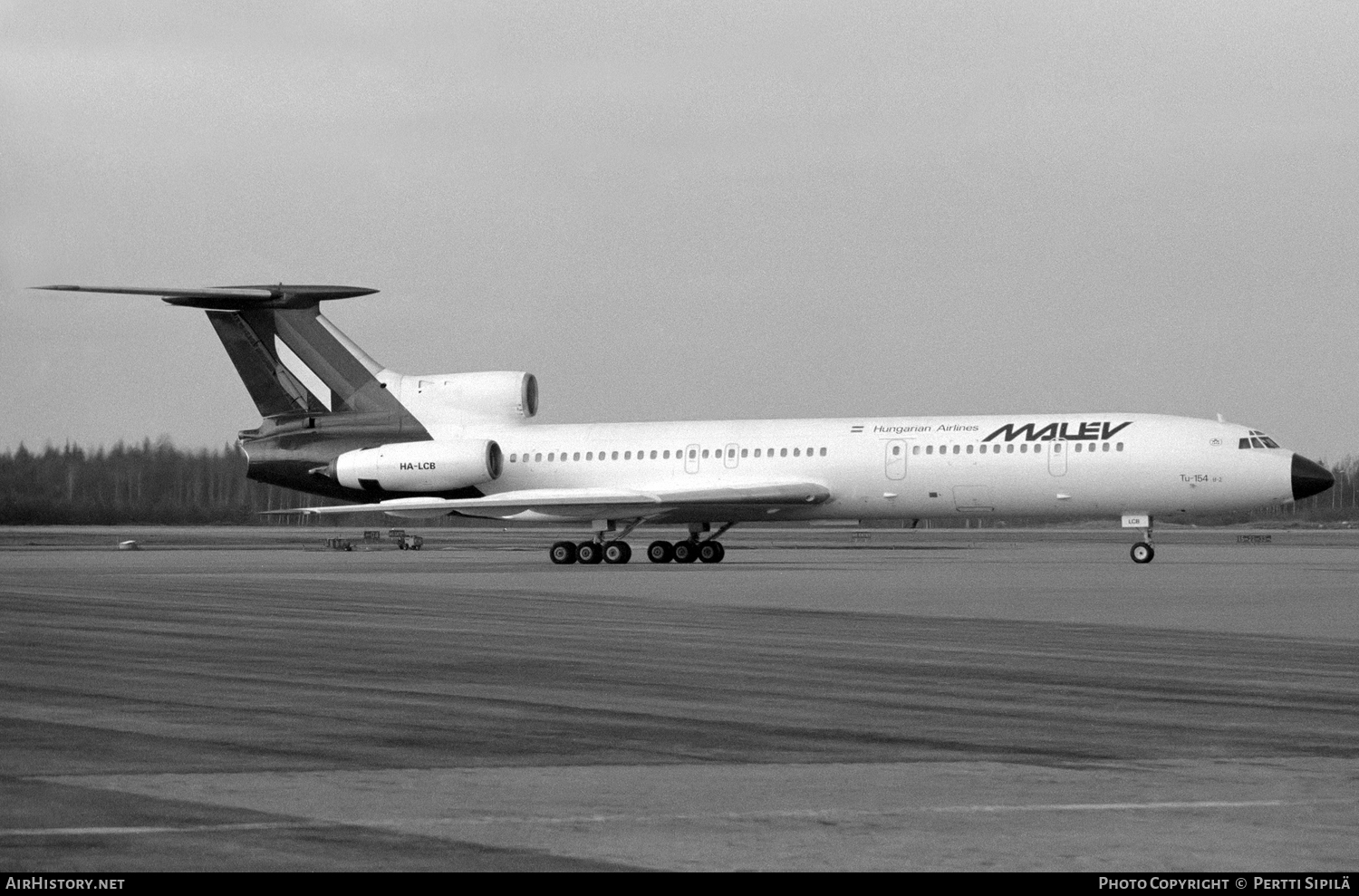 Aircraft Photo of HA-LCB | Tupolev Tu-154B-2 | Malév - Hungarian Airlines | AirHistory.net #112321