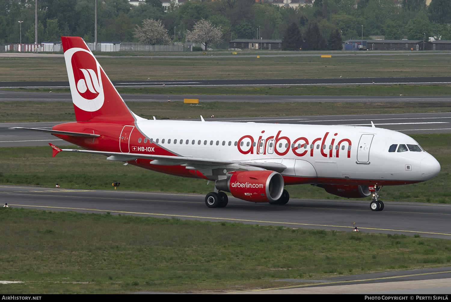 Aircraft Photo of HB-IOX | Airbus A319-112 | Air Berlin | AirHistory.net #112428