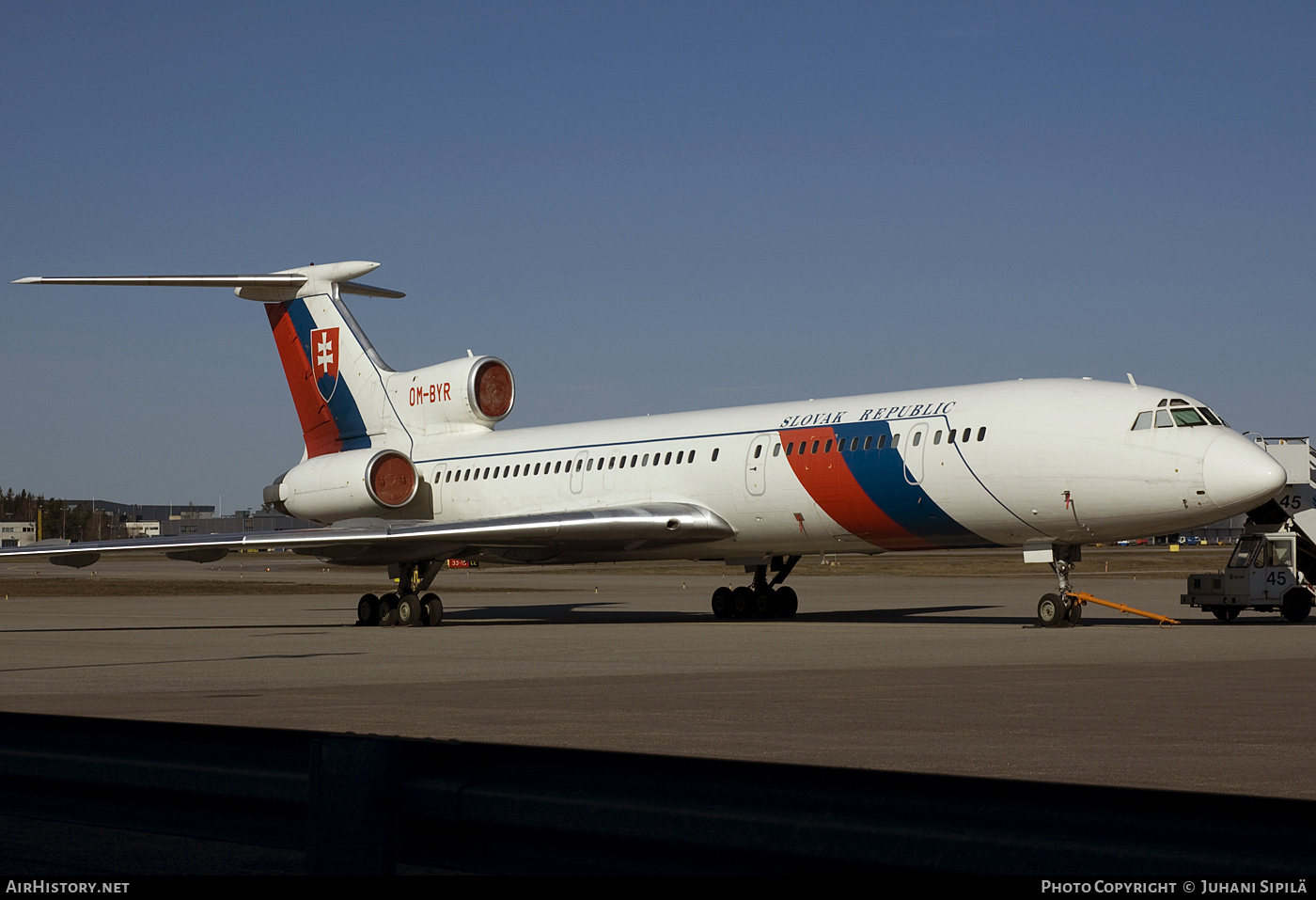 Aircraft photo of om byr tupolev tu 154m slovakia government