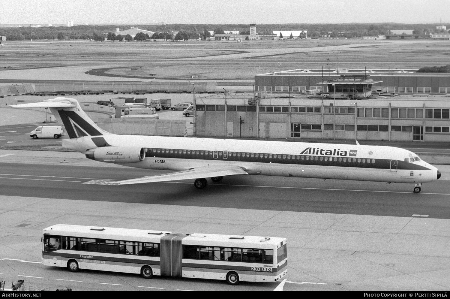Aircraft Photo of I-DATA | McDonnell Douglas MD-82 (DC-9-82) | Alitalia | AirHistory.net #112563