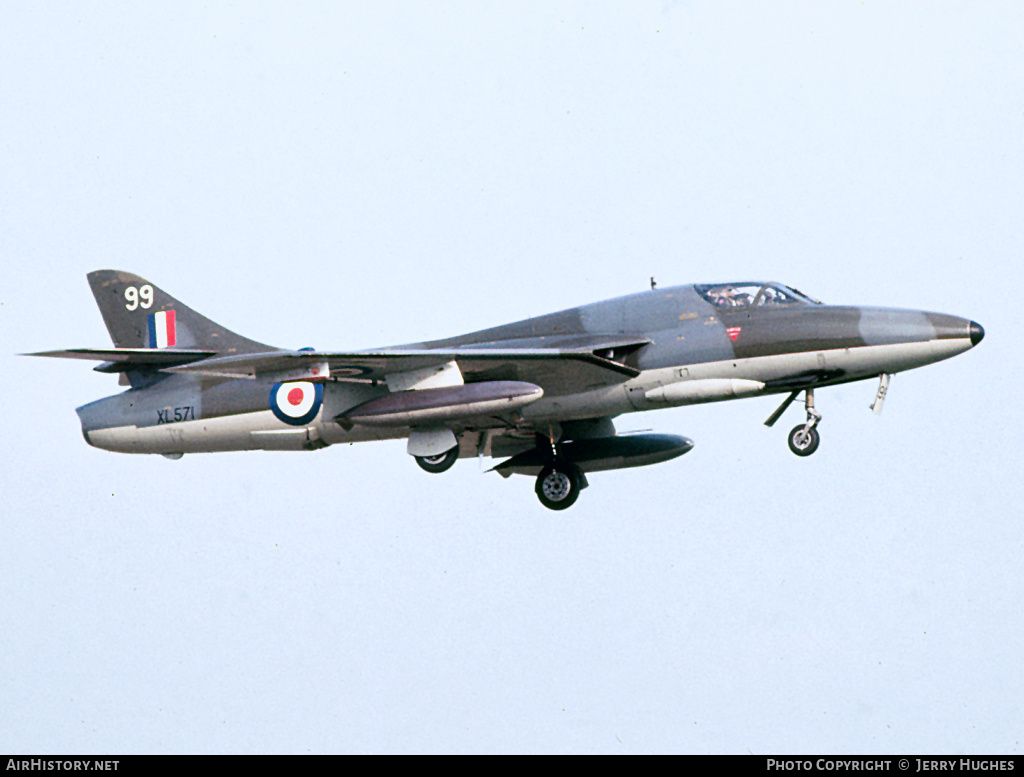 Aircraft Photo of XL571 | Hawker Hunter T7 | UK - Air Force | AirHistory.net #112612