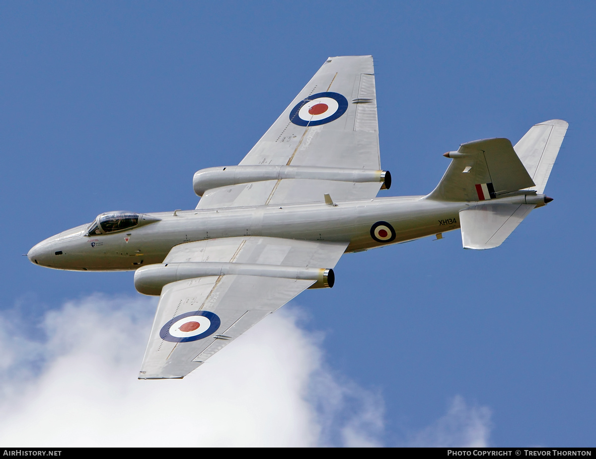 Aircraft Photo of G-OMHD / XH134 | English Electric Canberra PR9 | Midair Squadron | UK - Air Force | AirHistory.net #112642