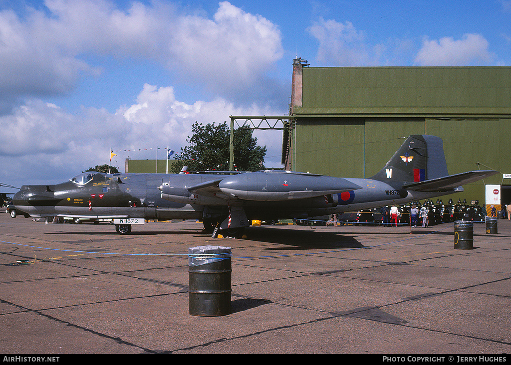 Aircraft Photo of WH872 | English Electric Canberra T17 | UK - Air Force | AirHistory.net #112816