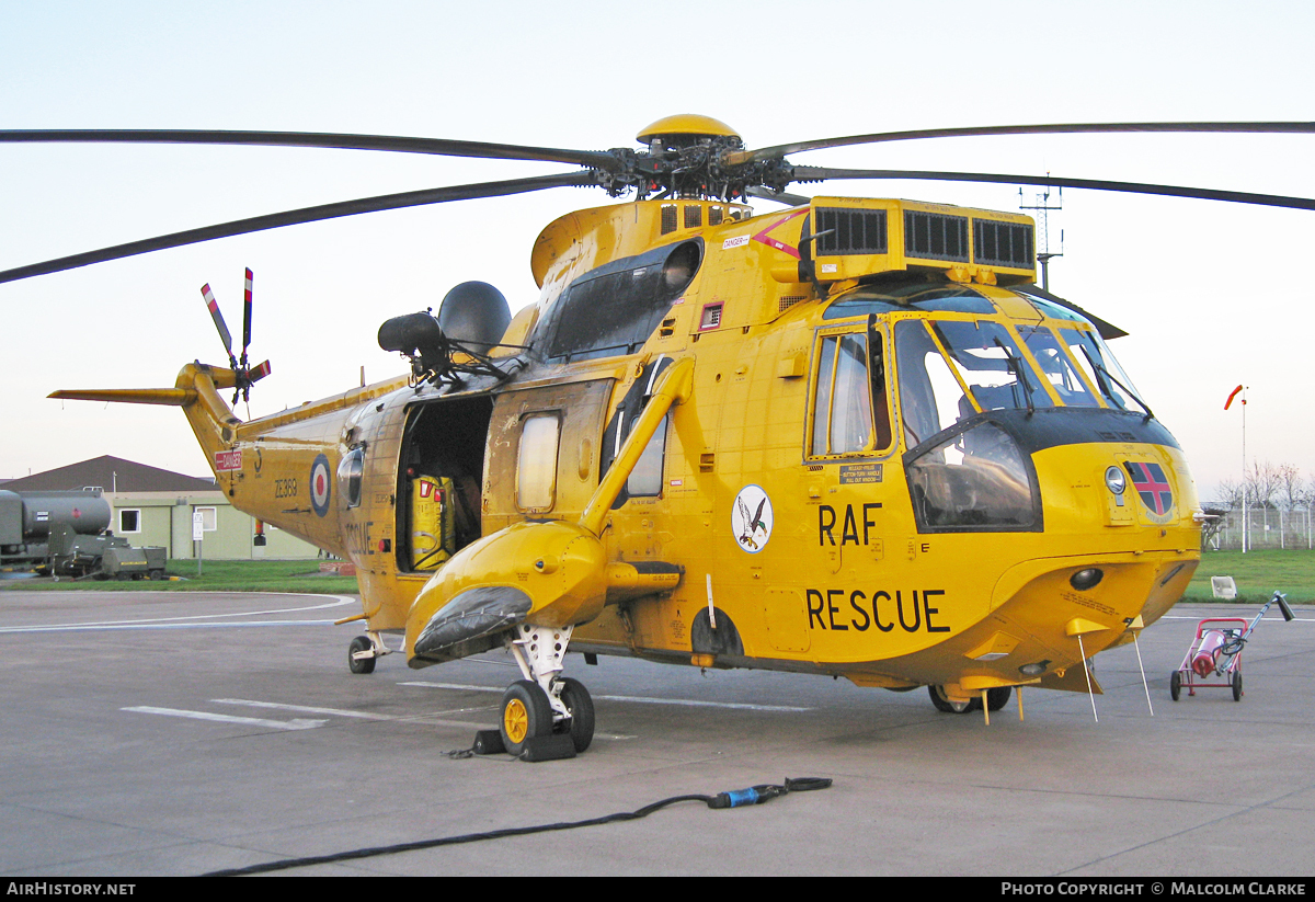 Aircraft Photo of ZE369 | Westland WS-61 Sea King HAR3 | UK - Air Force | AirHistory.net #113056