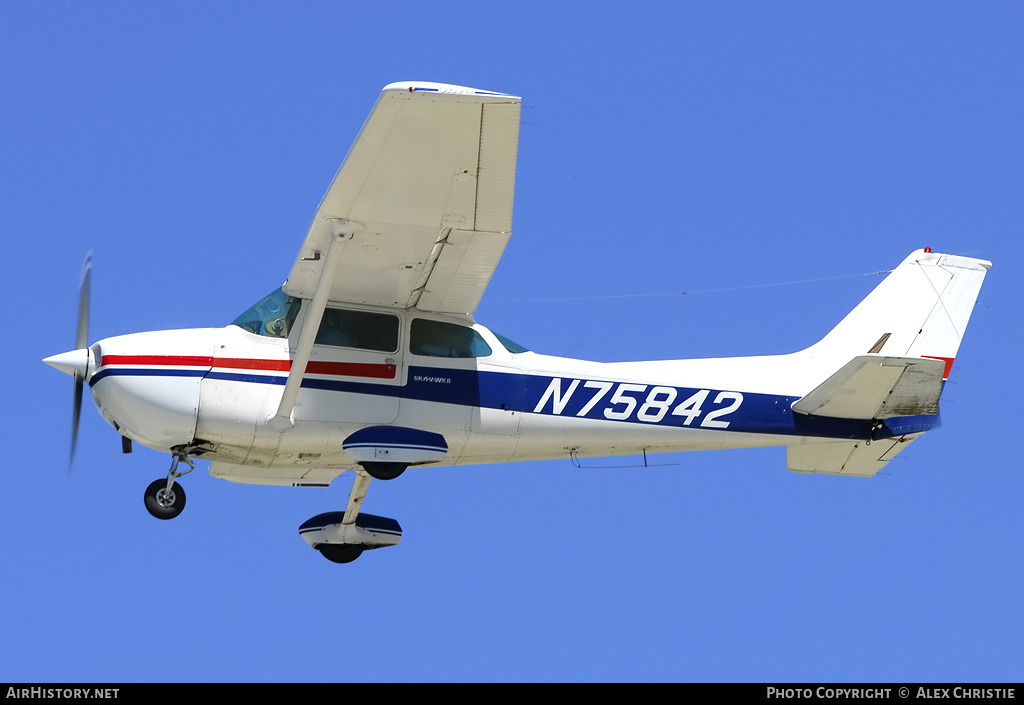 Aircraft Photo of N75842 | Cessna 172N Skyhawk 100 II | AirHistory.net #113090