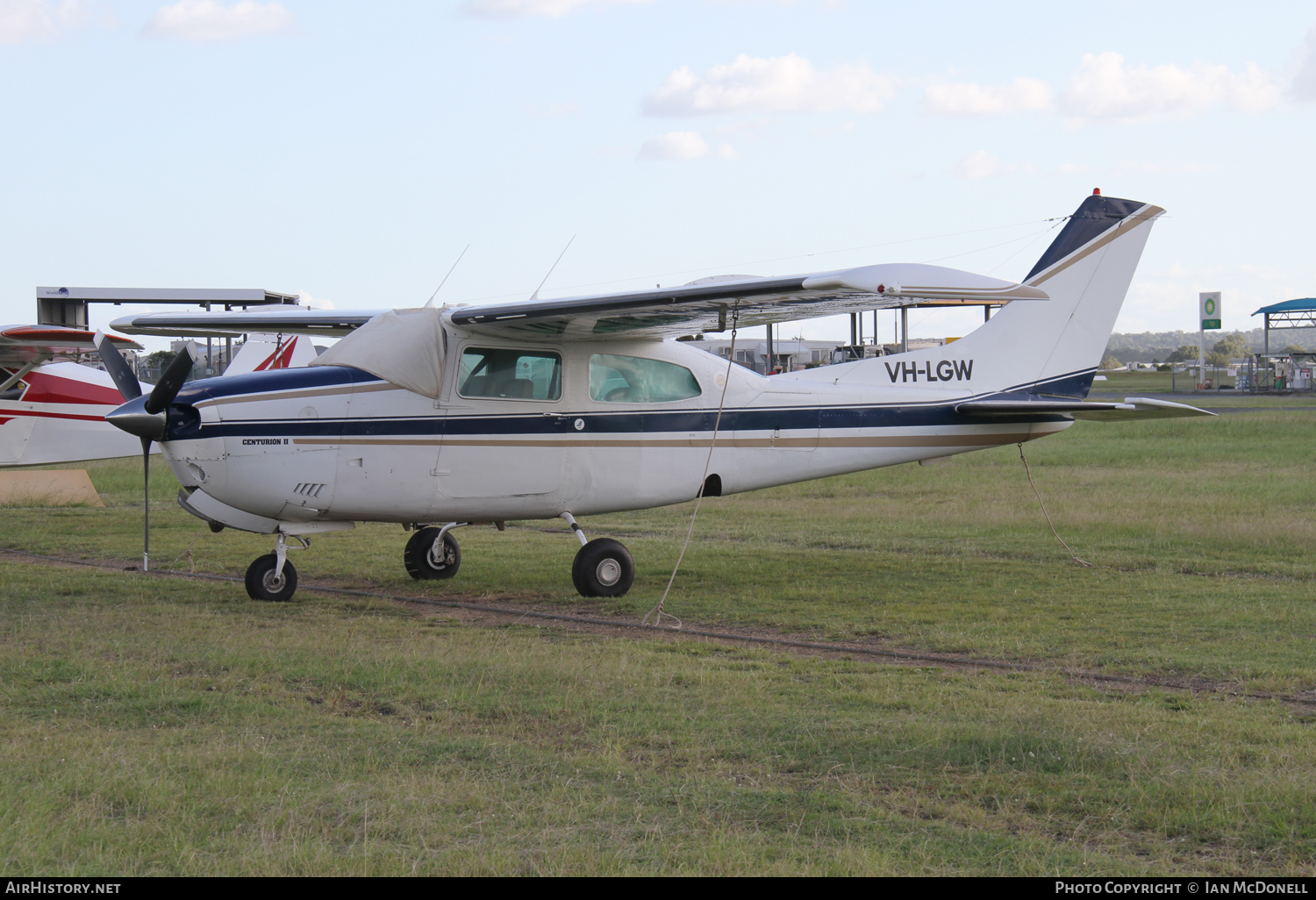 Aircraft Photo of VH-LGW | Cessna 210N Centurion II | AirHistory.net #113176