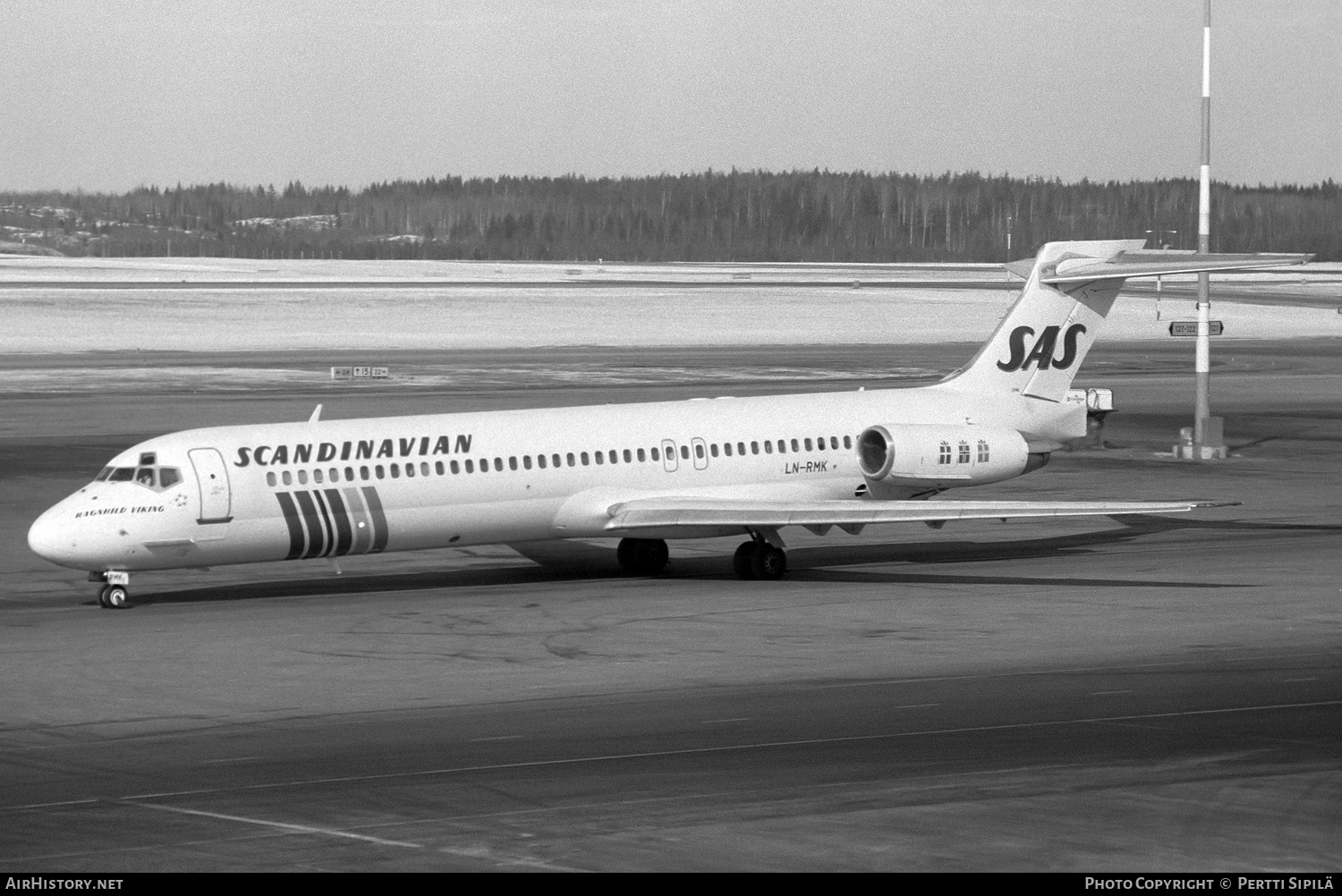 Aircraft Photo of LN-RMK | McDonnell Douglas MD-87 (DC-9-87) | Scandinavian Airlines - SAS | AirHistory.net #113239