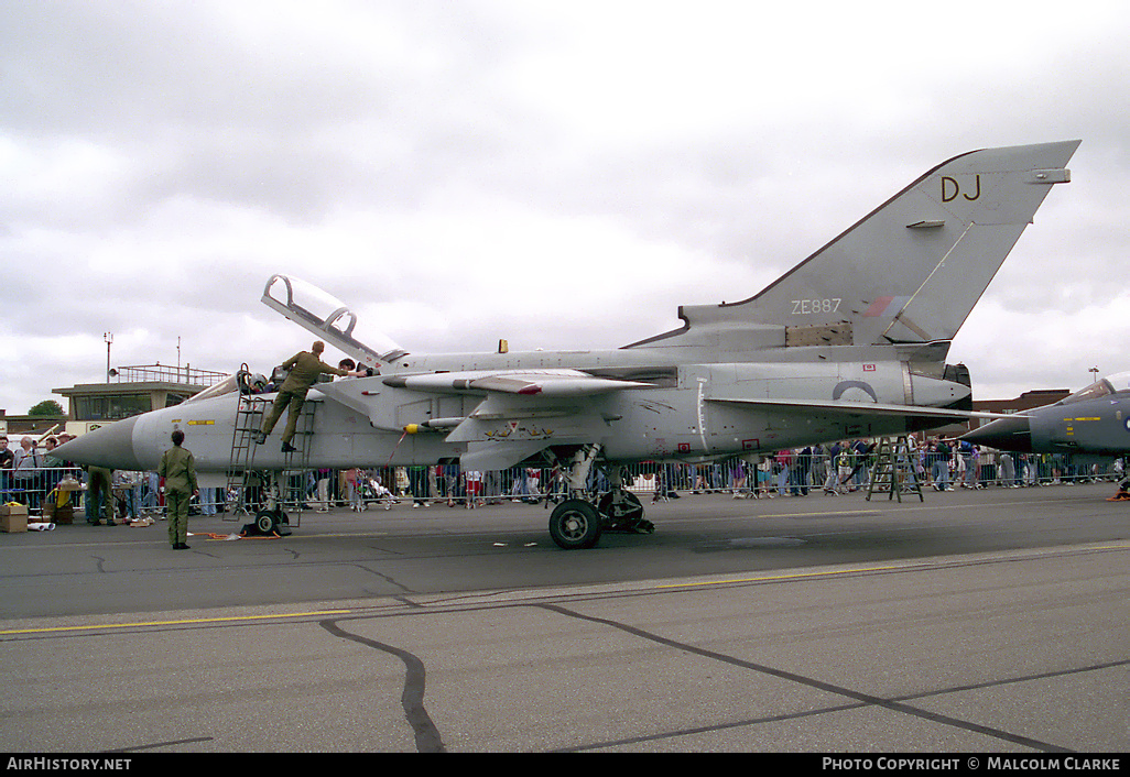 Aircraft Photo of ZE887 | Panavia Tornado F3 | UK - Air Force | AirHistory.net #113593