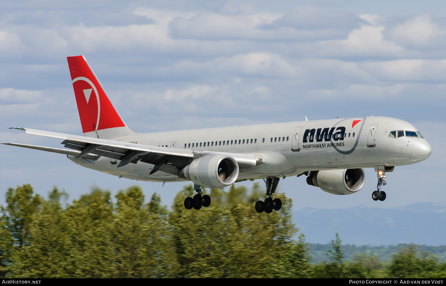 Aircraft Photo of N504US | Boeing 757-251 | Northwest Airlines | AirHistory.net #113614