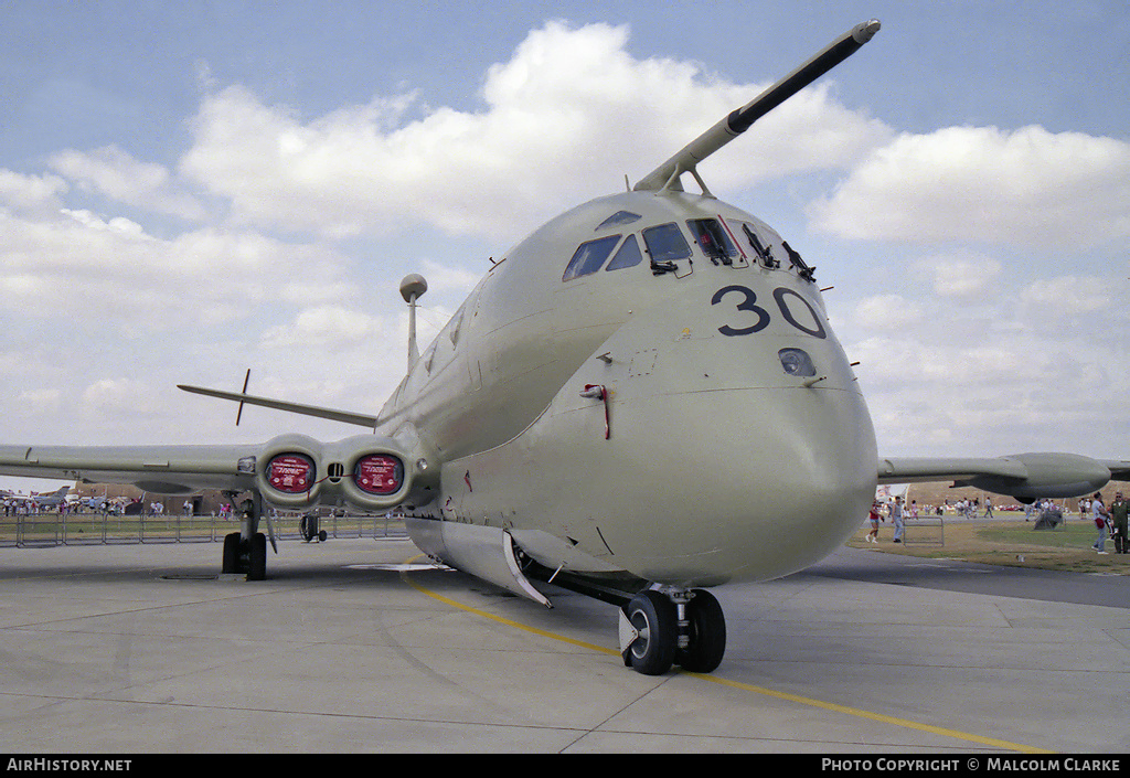 Aircraft Photo of XV230 | Hawker Siddeley Nimrod MR2 | UK - Air Force | AirHistory.net #113732