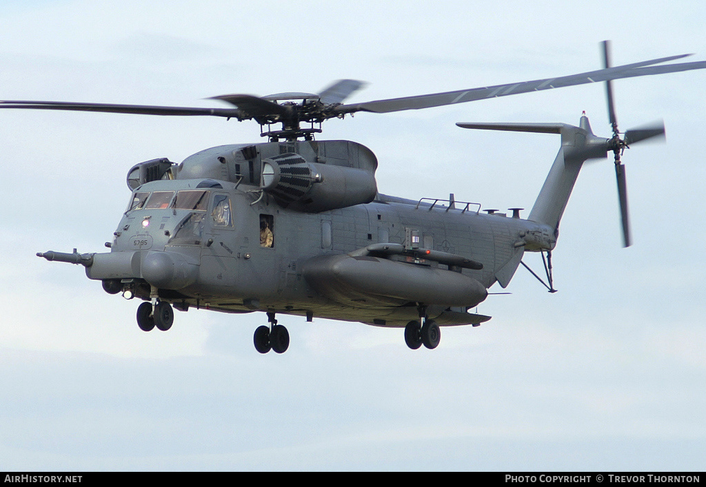 Aircraft Photo of 69-5795 / 95795 | Sikorsky MH-53M Pave Low IV | USA - Air Force | AirHistory.net #113860