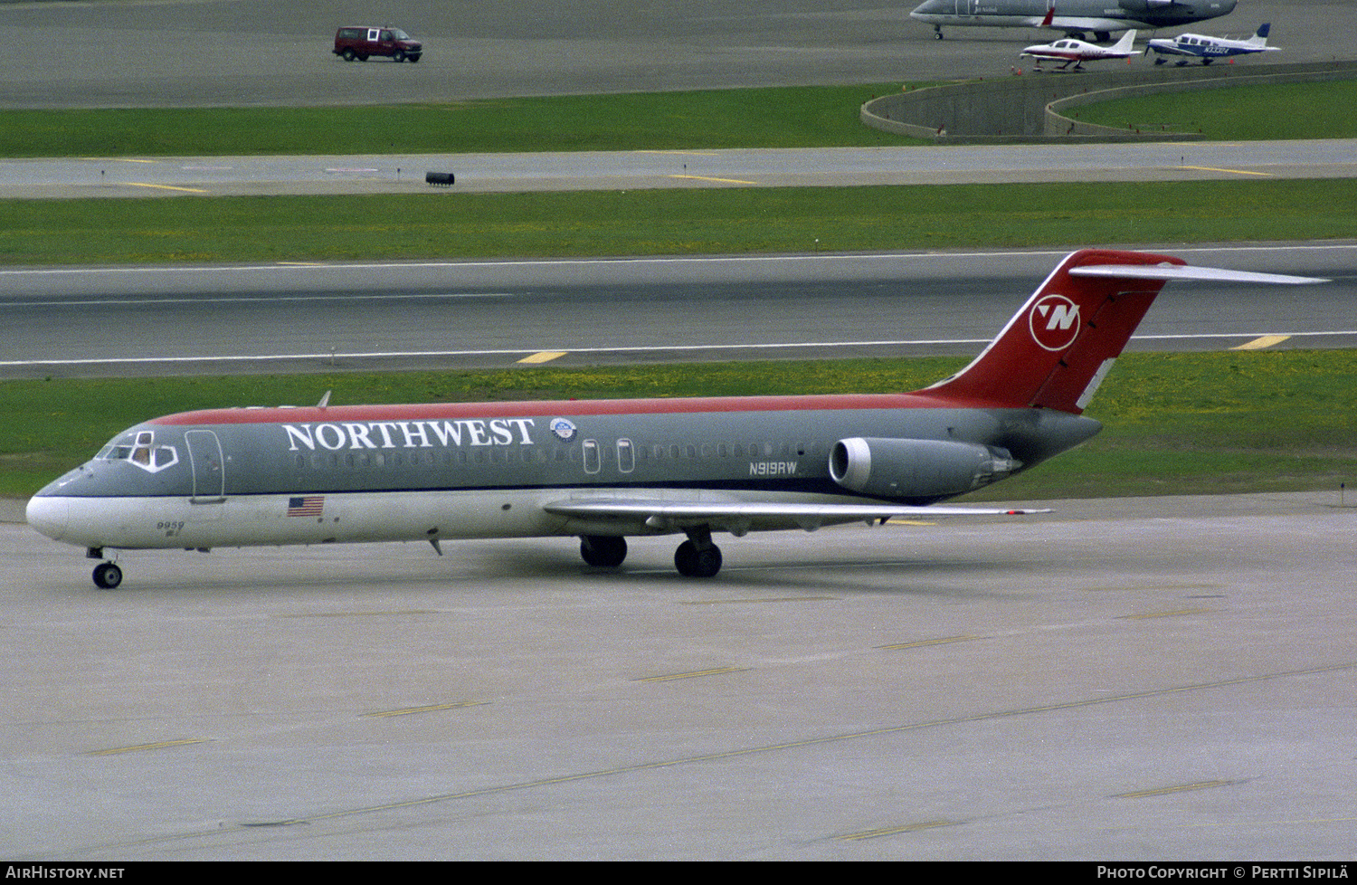 Aircraft Photo of N919RW | McDonnell Douglas DC-9-31 | Northwest Airlines | AirHistory.net #114120