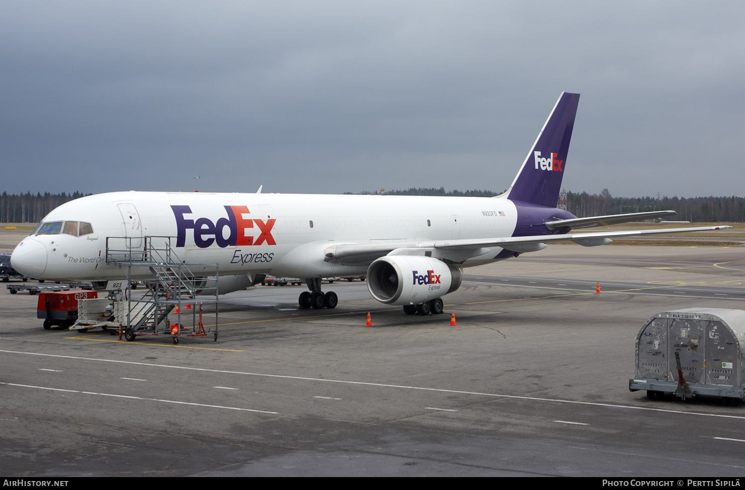 Aircraft Photo of N923FD | Boeing 757-204(SF) | FedEx Express | AirHistory.net #114144