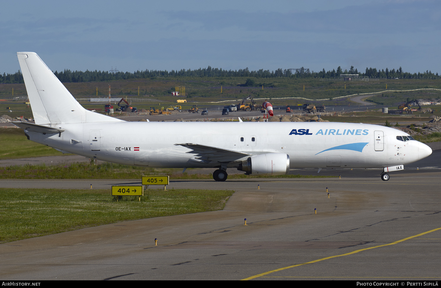 Aircraft Photo of OE-IAX | Boeing 737-48E(SF) | ASL Airlines | AirHistory.net #114515