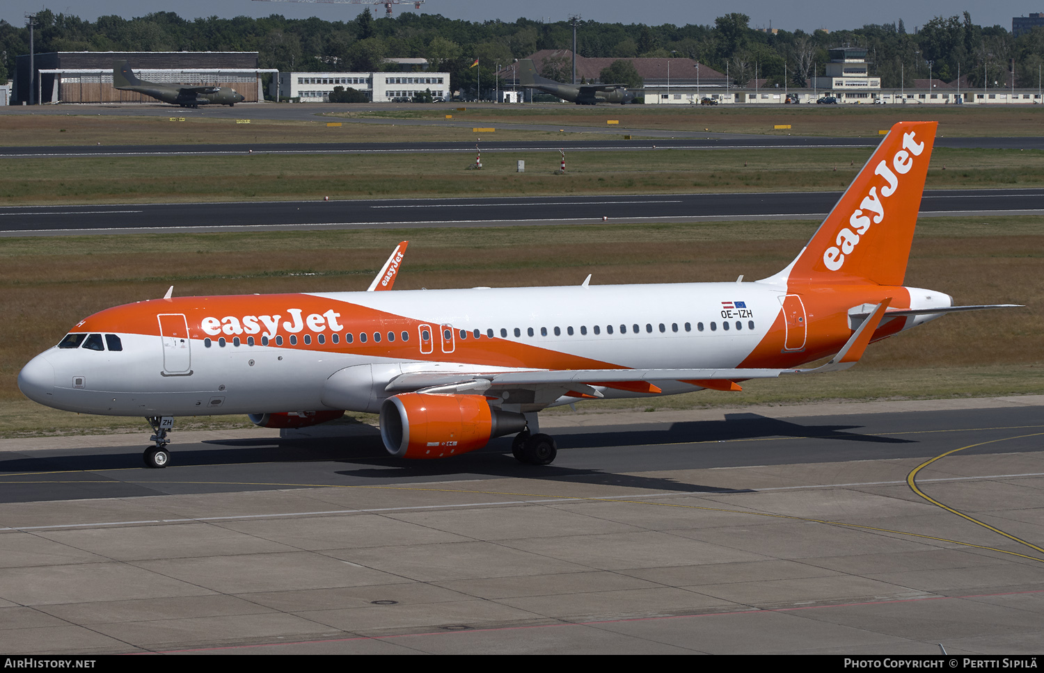 Aircraft Photo of OE-IZH | Airbus A320-214 | EasyJet | AirHistory.net #114574