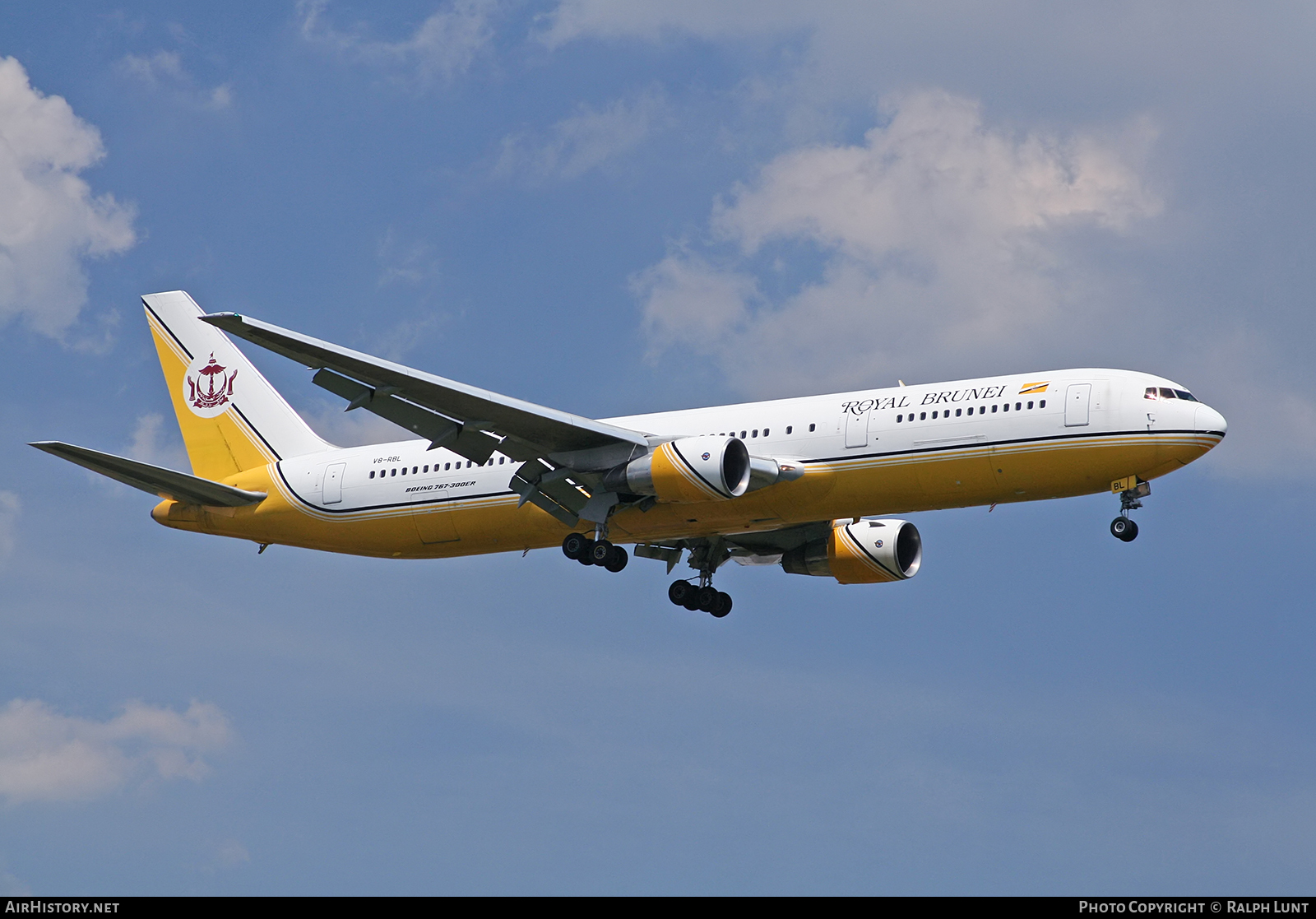 Aircraft Photo of V8-RBL | Boeing 767-33A/ER | Royal Brunei Airlines | AirHistory.net #114821