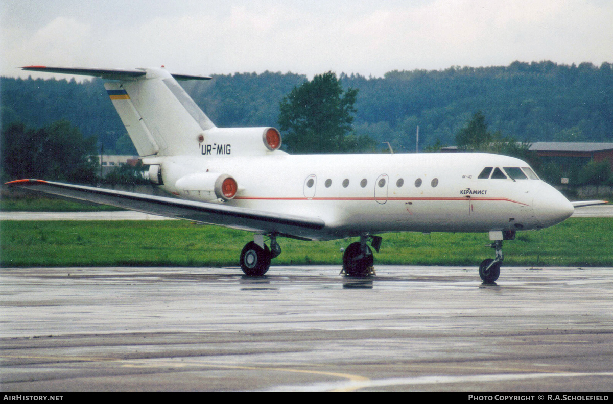 Aircraft Photo of UR-MIG | Yakovlev Yak-40 | Keramist | AirHistory.net #114896