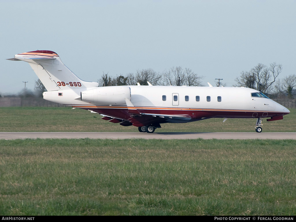 Aircraft Photo of 3B-SSD | Bombardier Challenger 300 (BD-100-1A10) | AirHistory.net #114899