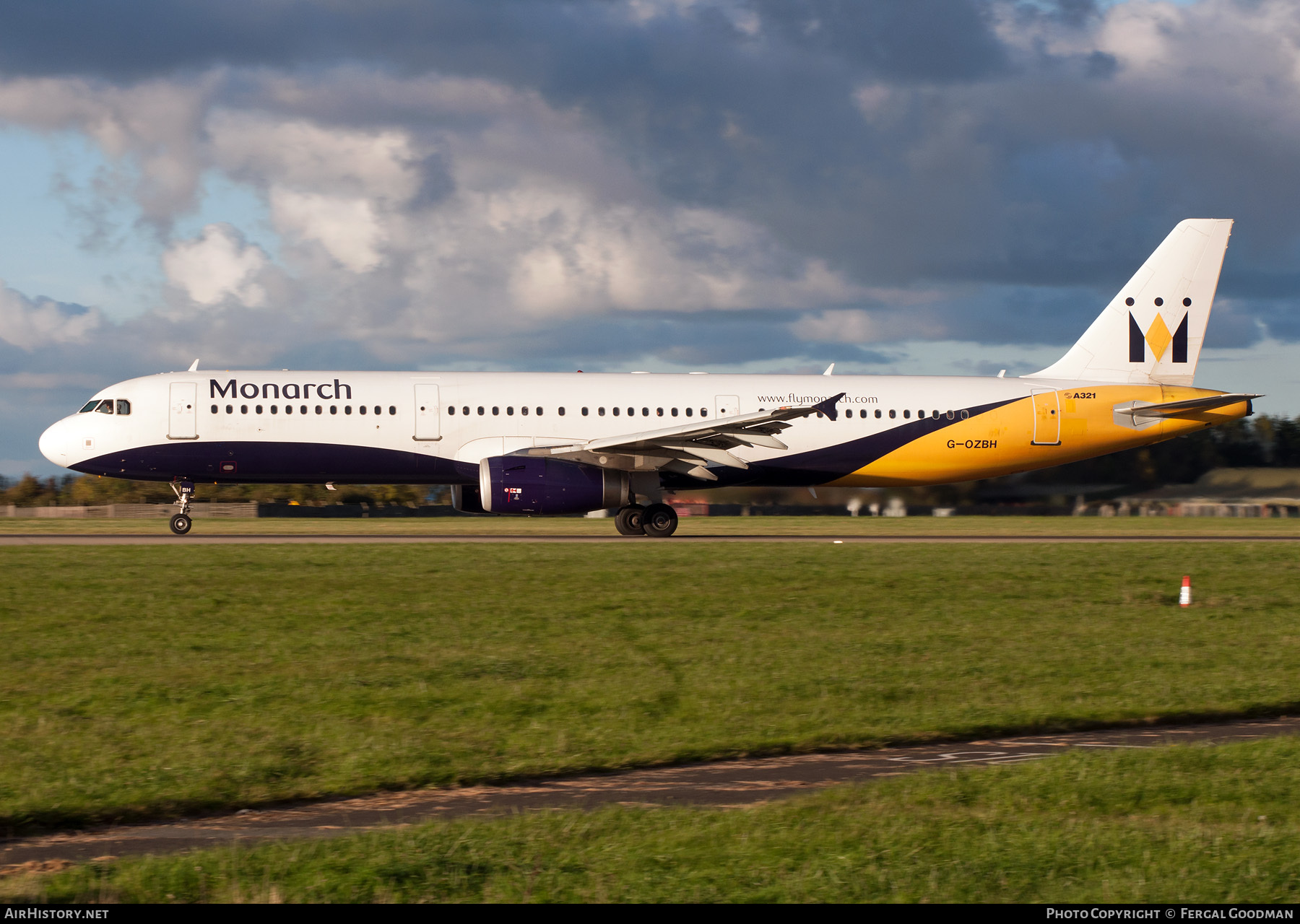 Aircraft Photo of G-OZBH | Airbus A321-231 | Monarch Airlines | AirHistory.net #114919