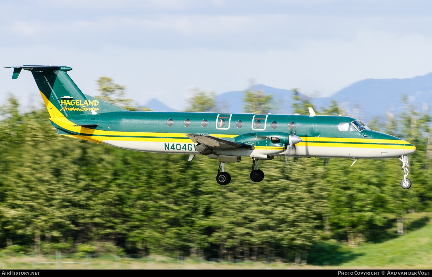 Aircraft Photo of N404GV | Beech 1900C-1 | Hageland Aviation Services | AirHistory.net #115198