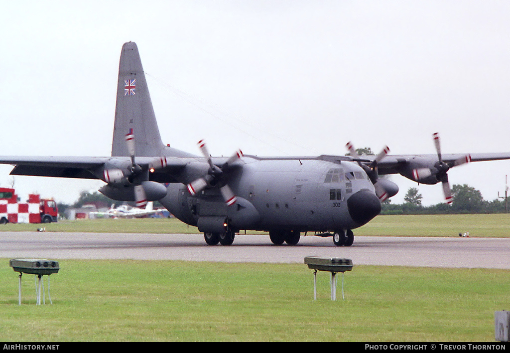 Aircraft Photo of XV300 | Lockheed C-130K Hercules C1P (L-382) | UK - Air Force | AirHistory.net #115456
