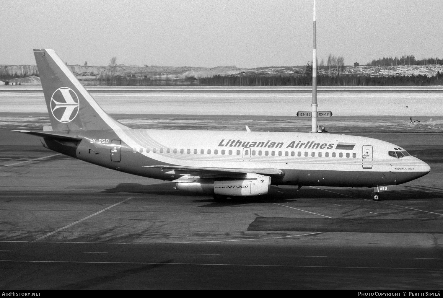 Aircraft Photo of LY-BSD | Boeing 737-2T4/Adv | Lithuanian Airlines | AirHistory.net #115885