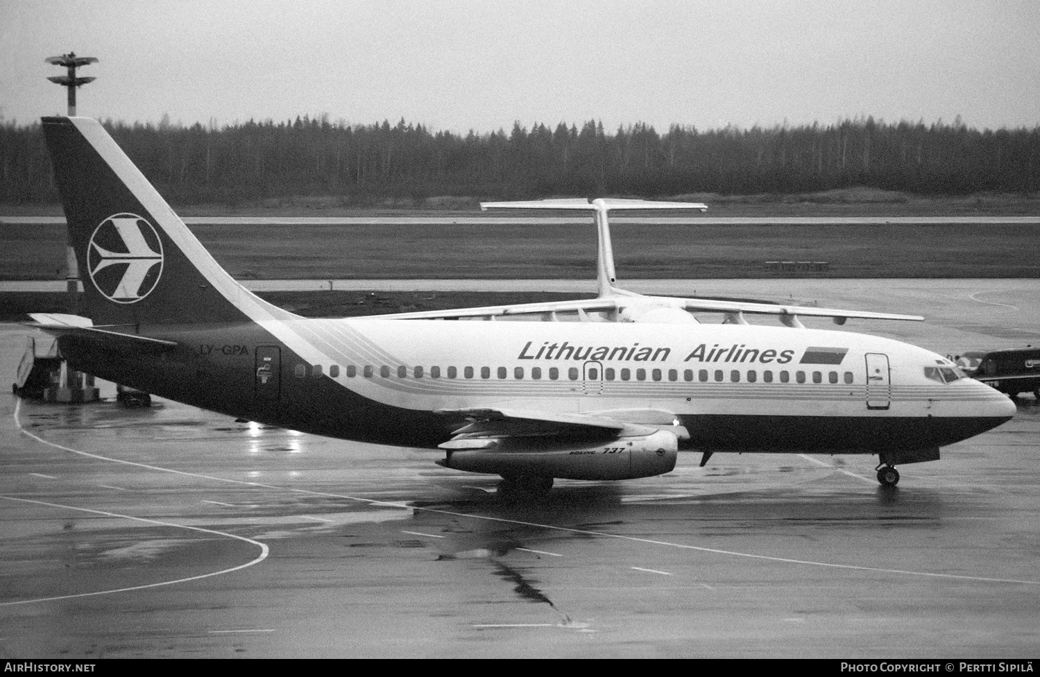 Aircraft Photo of LY-GPA | Boeing 737-2Q8/Adv | Lithuanian Airlines | AirHistory.net #115892