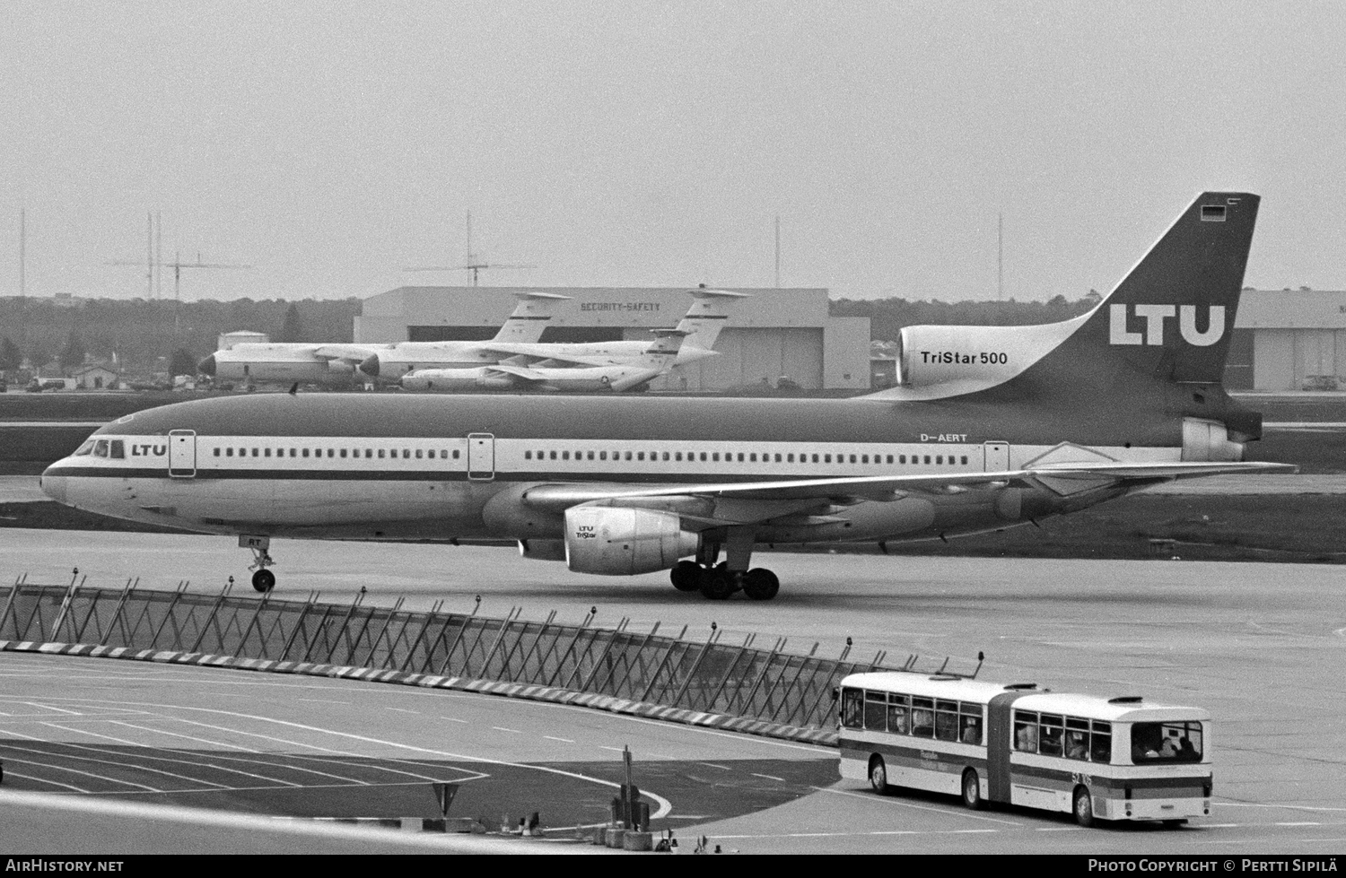 Aircraft Photo of D-AERT | Lockheed L-1011-385-3 TriStar 500 | LTU - Lufttransport-Unternehmen | AirHistory.net #116038