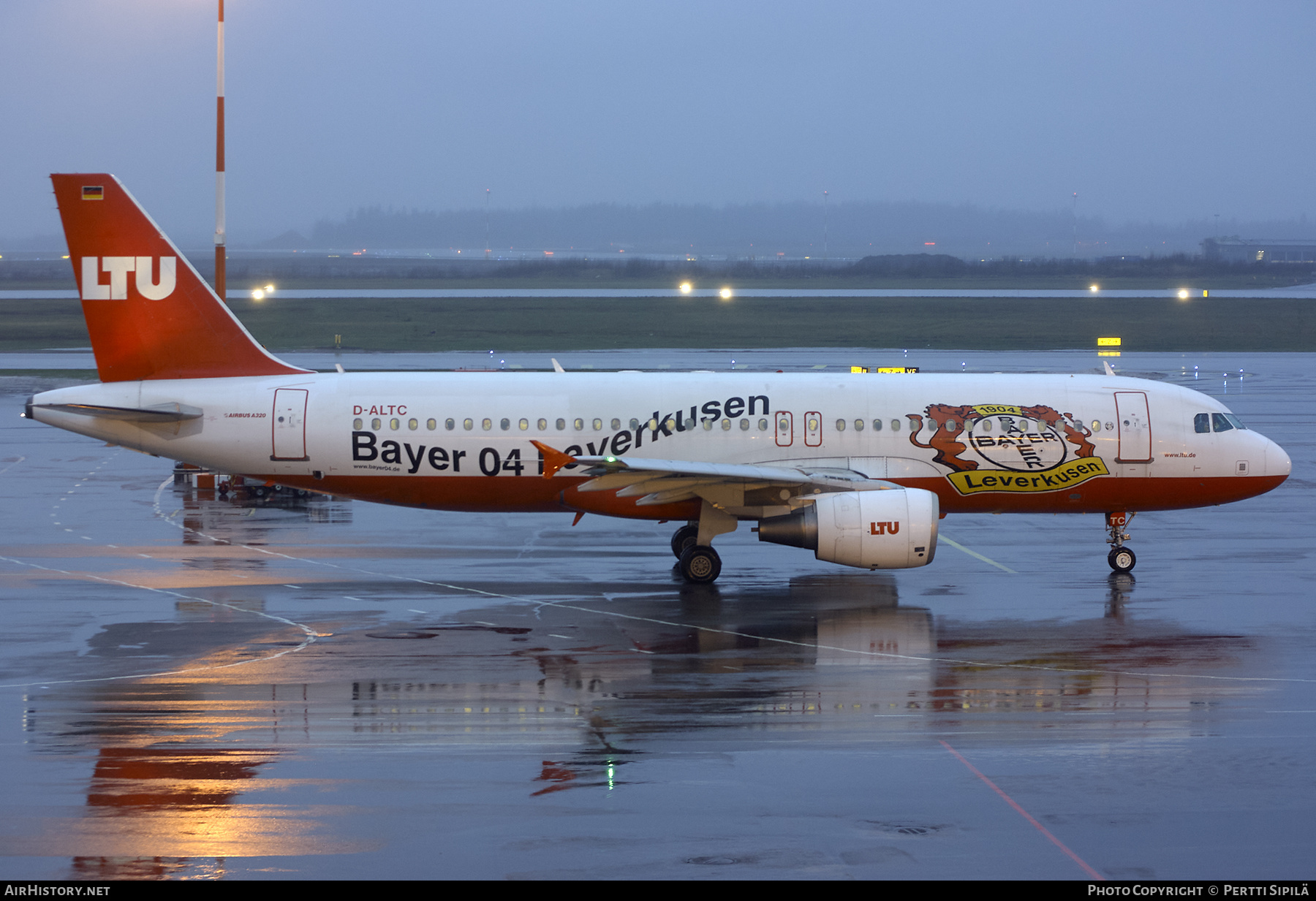 Aircraft Photo of D-ALTC | Airbus A320-214 | LTU - Lufttransport-Unternehmen | AirHistory.net #116039