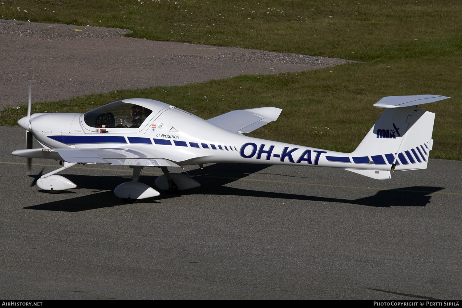 Aircraft Photo of OH-KAT | Diamond DA20C-1 Katana | MIK - Malmin Ilmailukerho | AirHistory.net #116176