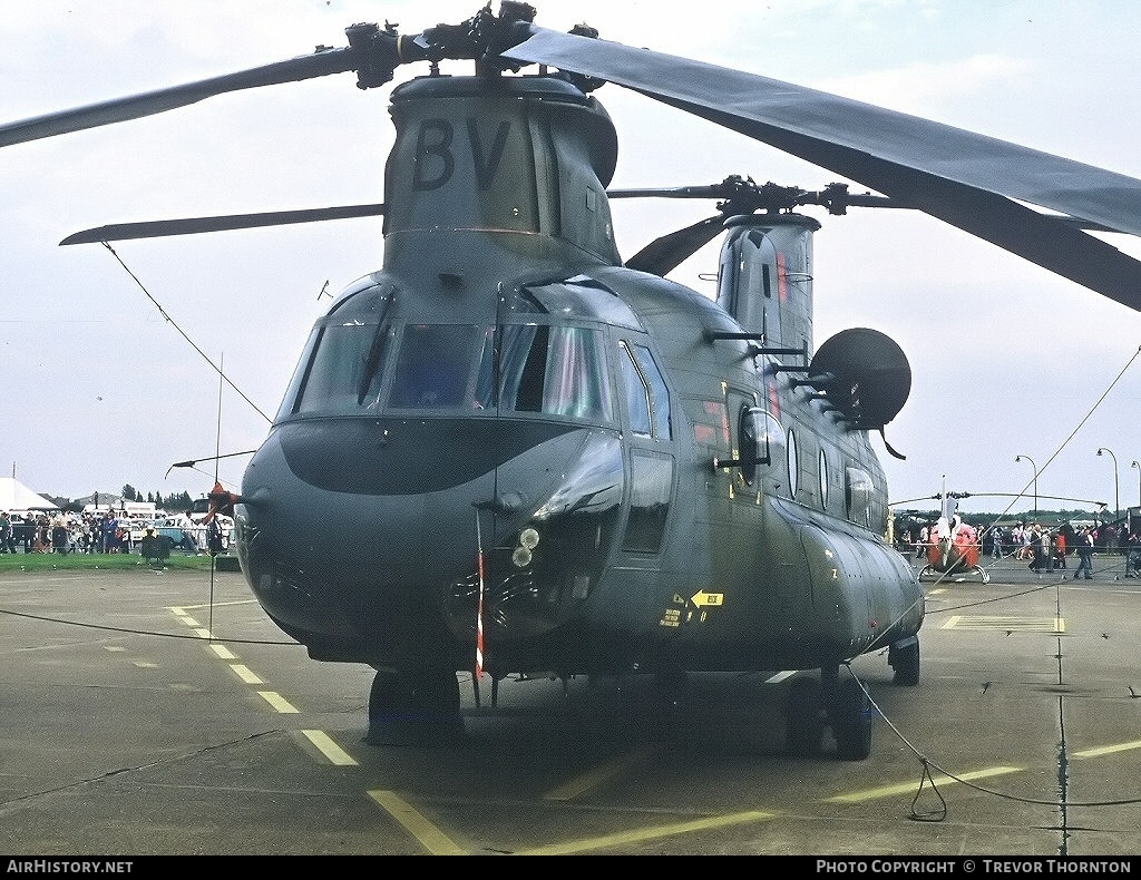 Aircraft Photo of ZA680 | Boeing Vertol Chinook HC1B (352) | UK - Air Force | AirHistory.net #116192