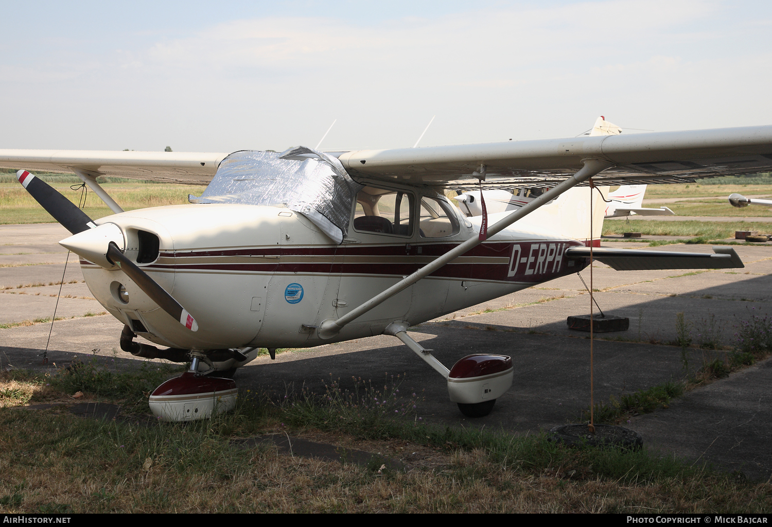 Aircraft Photo of D-ERPH | Cessna 172N Skyhawk | AirHistory.net #116602