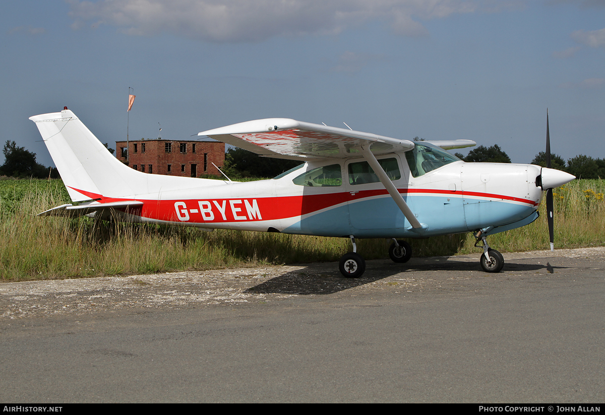 Aircraft Photo of G-BYEM | Cessna R182 Skylane RG | AirHistory.net #116610