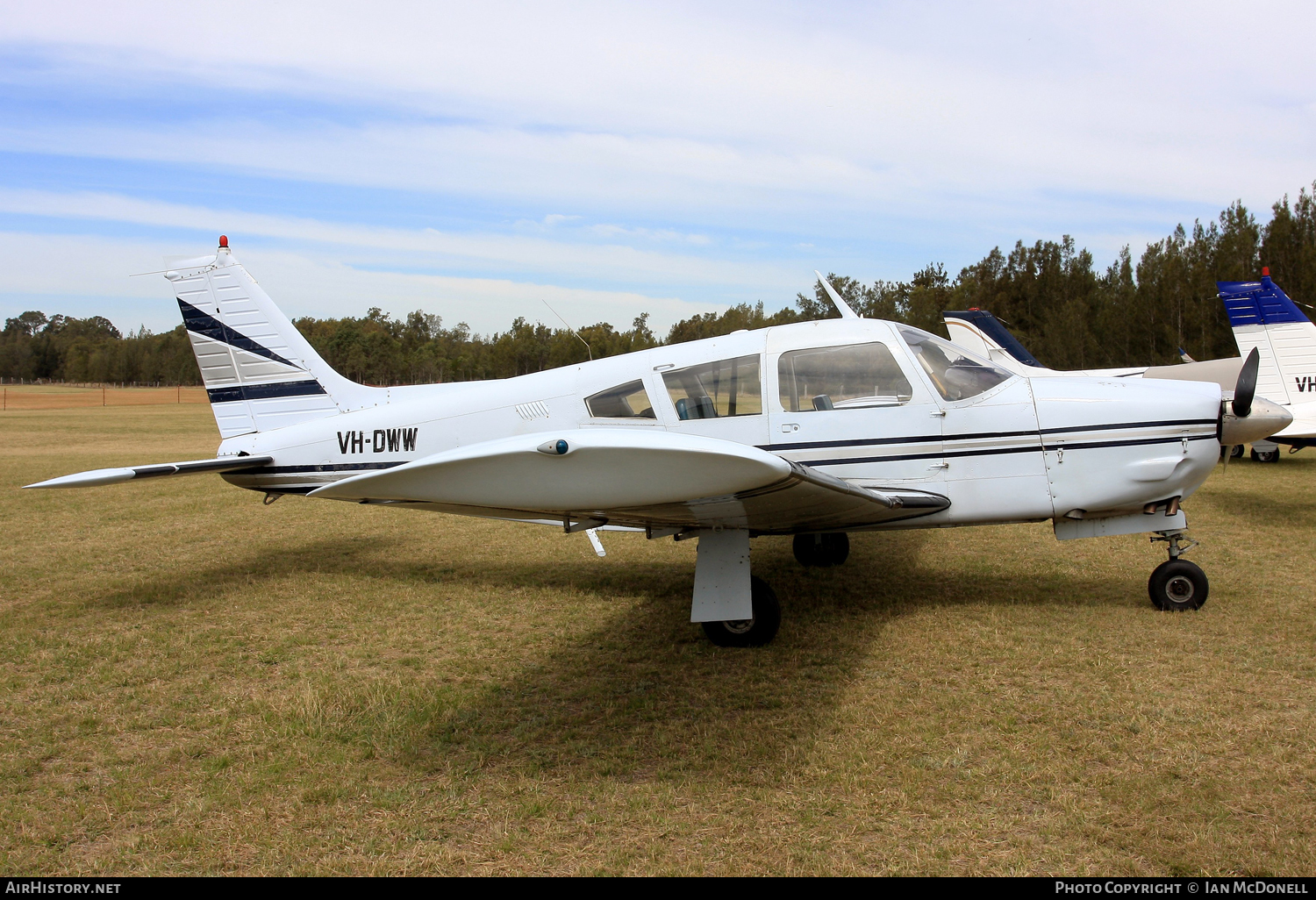 Aircraft Photo of VH-DWW | Piper PA-28R-200 Cherokee Arrow II | AirHistory.net #116815