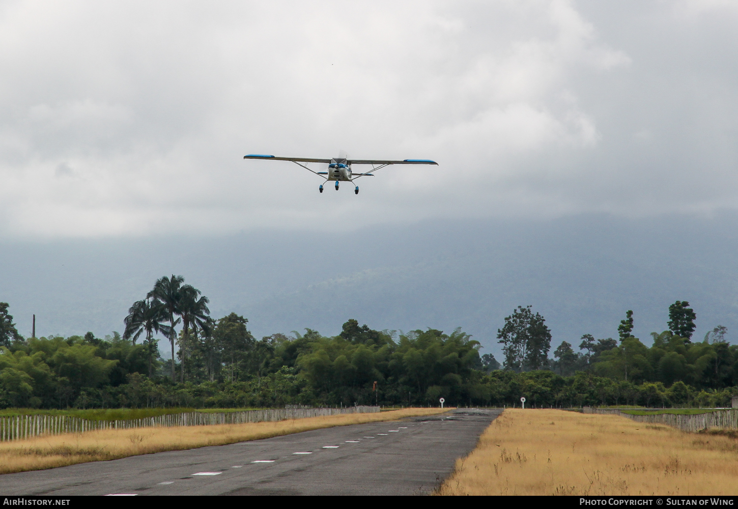 Airport photo of La Joya (SEYJ) in Ecuador | AirHistory.net #116942