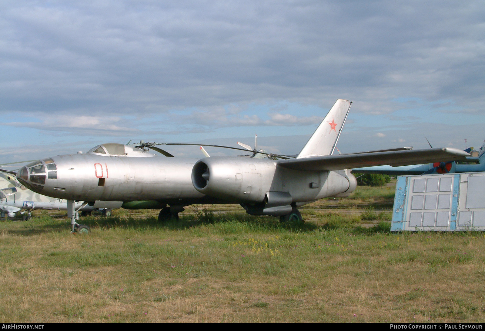 Aircraft Photo of 01 red | Ilyushin Il-28R | AirHistory.net #117248