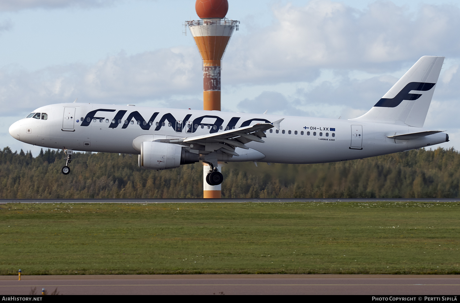 Aircraft Photo of OH-LXK | Airbus A320-214 | AirHistory.net #117306