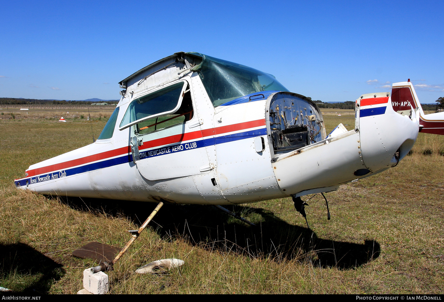 Aircraft Photo of VH-RNO | Cessna 152 | Royal Newcastle Aero Club | AirHistory.net #117367