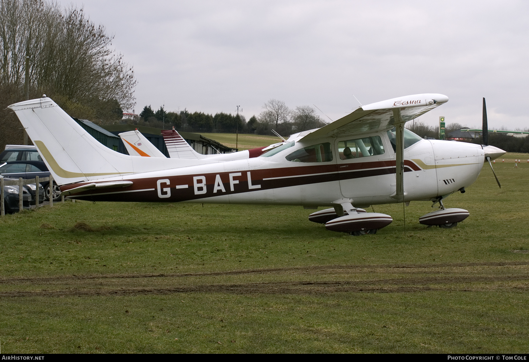 Aircraft Photo of G-BAFL | Cessna 182P Skylane | AirHistory.net #117374