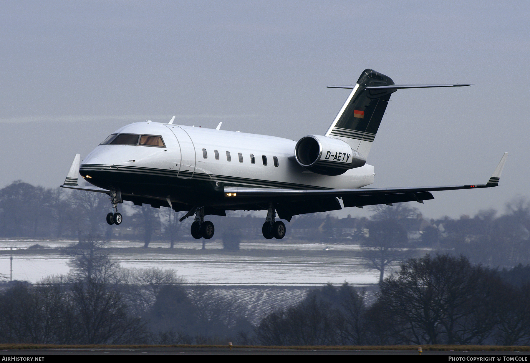 Aircraft Photo of D-AETV | Bombardier Challenger 604 (CL-600-2B16) | AirHistory.net #117417